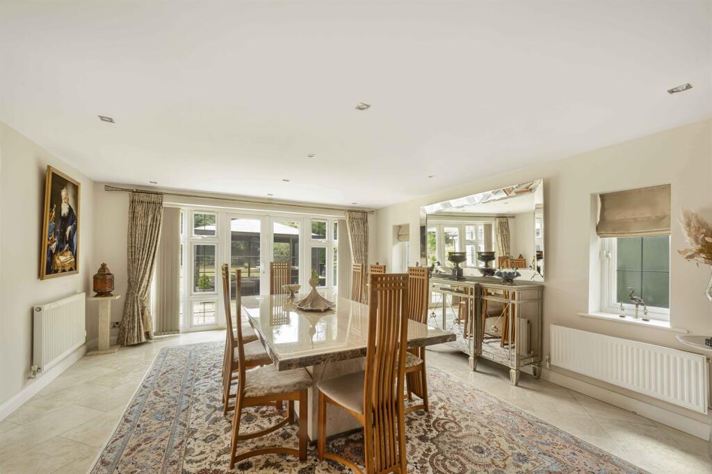 6 bedroom detached house for sale in Bow Green Road, Bowdon, Altrincham, WA14